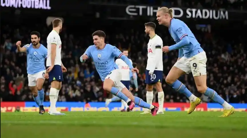 Tras la remontada del Manchestar City, Julián Álvarez vio a un hincha de River y se quedó en calzoncillos