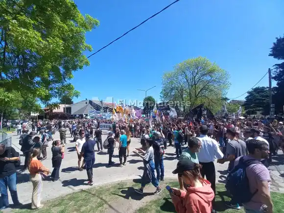 El sector universitario se movilizó en busca de la presencia del Presidente en Mar del Plata