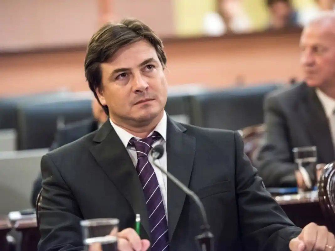 Regulación del uso de celulares en las escuelas: una propuesta que busca equilibrar tecnología y aprendizaje