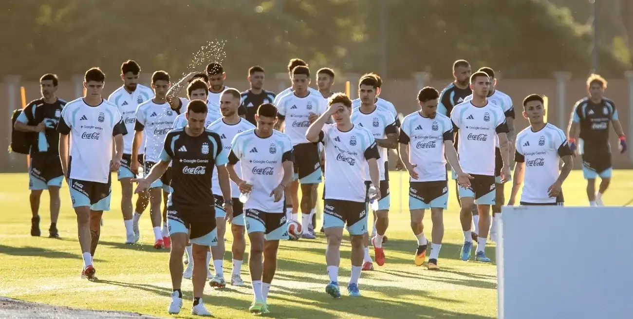 Scaloni confirmó la lista de convocados para el Mundial 2026. Foto: Xinhua