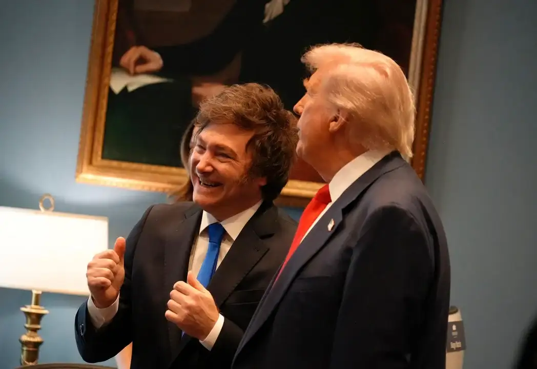 El presidente Javier Milei junto al republicano Donald Trump.