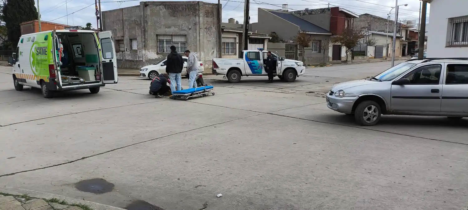 Una motociclista con golpes tras un accidente en 73 y 60
