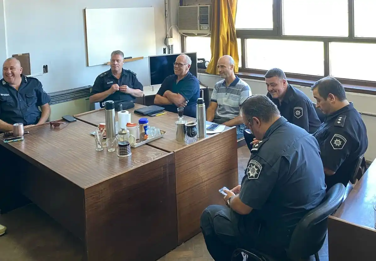 Las autoridades se reunieron para definir una estrategia de trabajo.