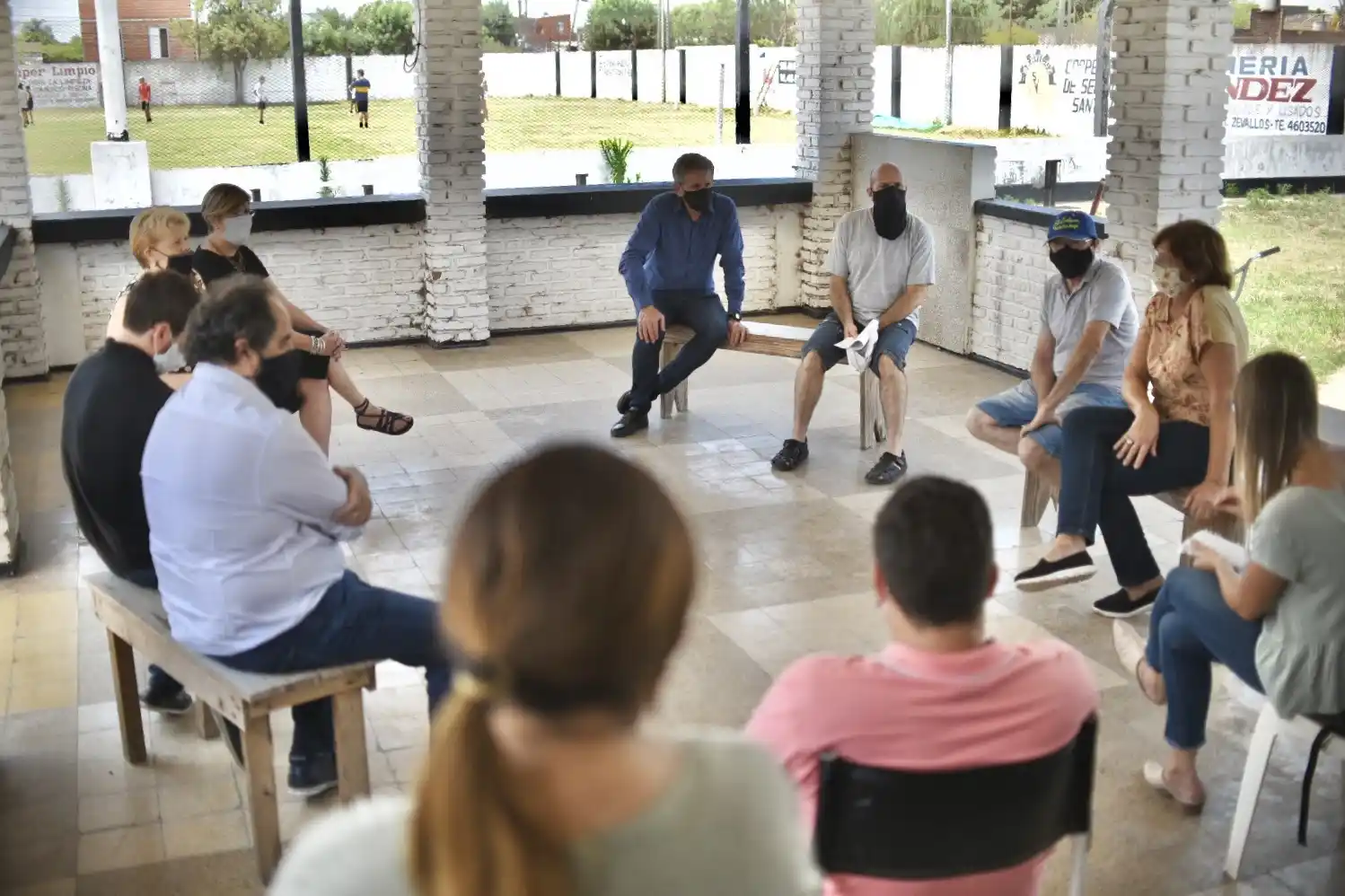 Jatón se reunió con vecinos para definir mejoras en barrio Transporte