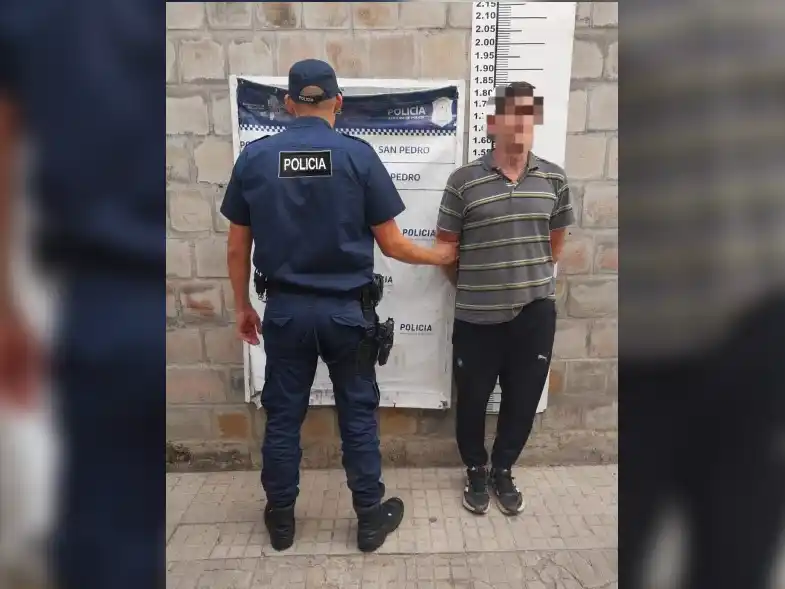 Un hombre de 40 años con pedido de captura fue detenido el miércoles por la tarde.