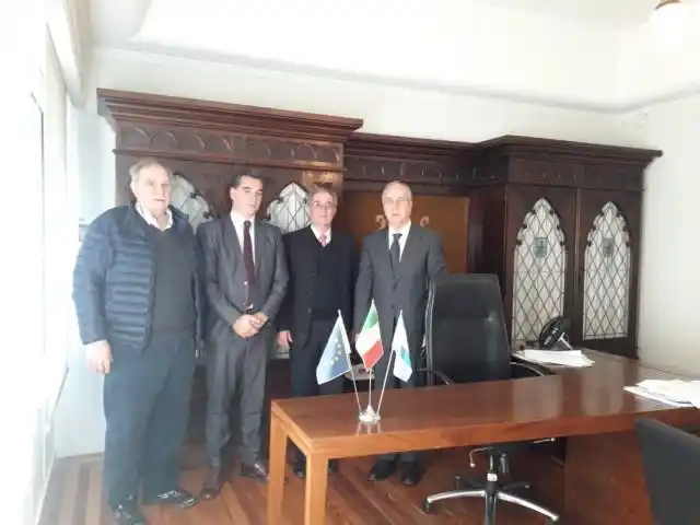 Por el 150 Aniversario de la Sociedad Italia, se reunieron con el Cónsul General Martín Brook