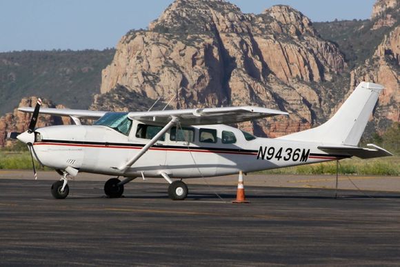 Accidente fatal en Alaska: Cessna T207 se estrella tras intentar esquivar un perro en la pista de Nanwalek