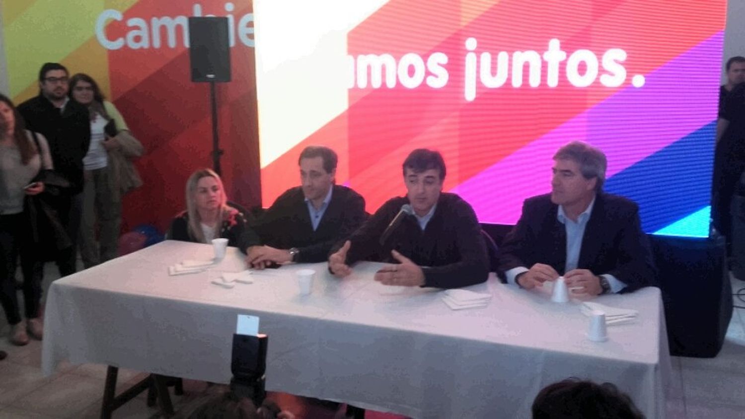 Esteban Bullrich salió a apoyar el debate sobre Maldonado en las escuelas