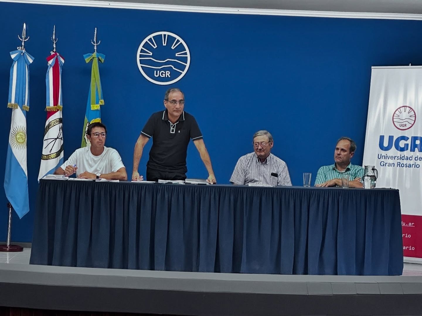 Autoridades de la Liga encabezando la Asamblea.