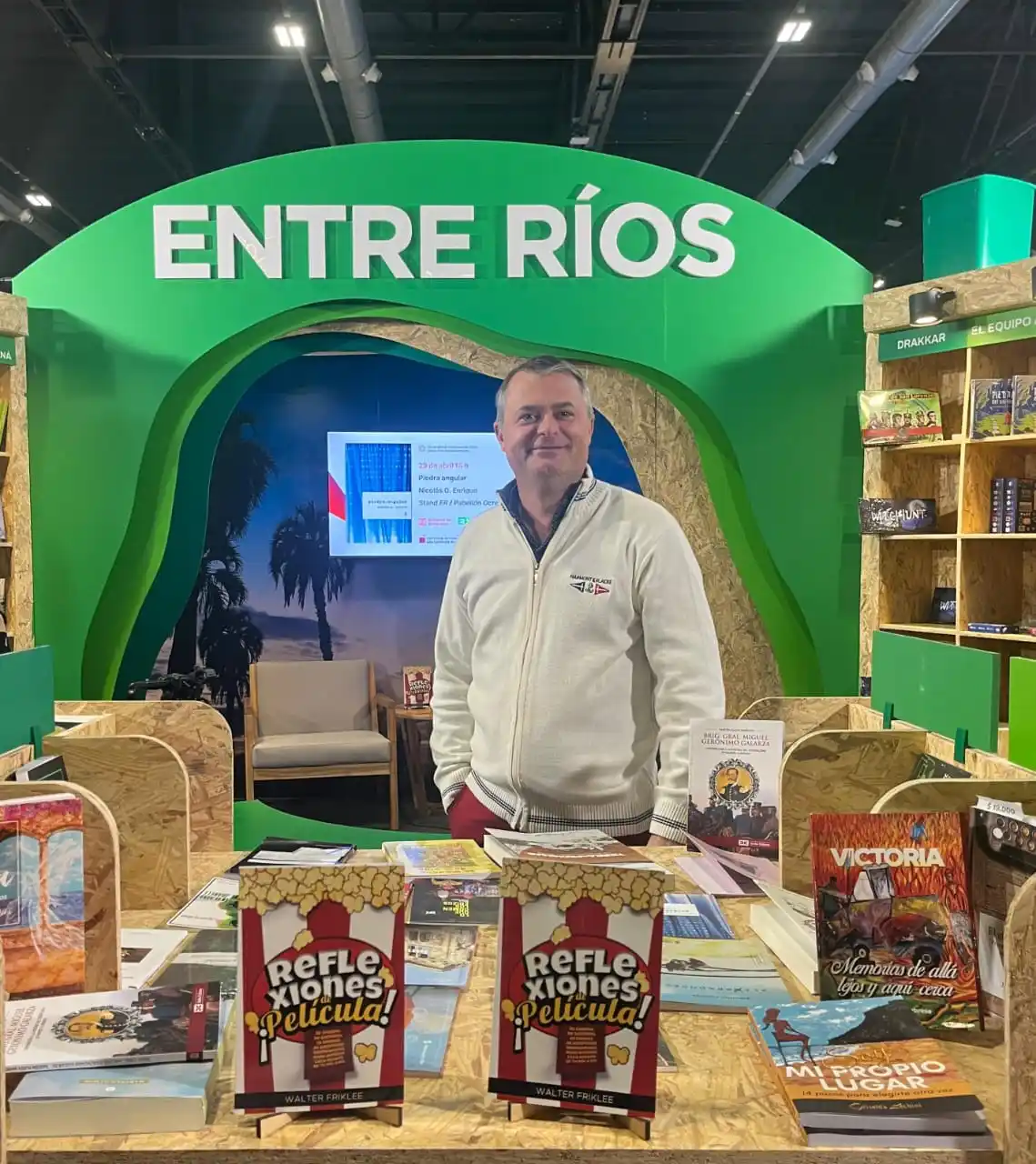 Walter Friklee presentó “Reflexiones de Película” en la Feria Internacional del Libro de Buenos Aires