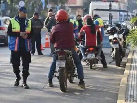 Brunelli: “El seguro es obligatorio
y es lo mínimo para cuidar la moto”