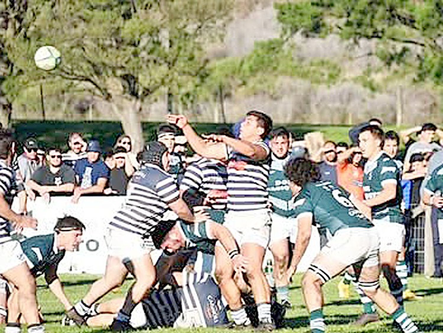 Los Cardos se quedó con el clásico frente a Los 50