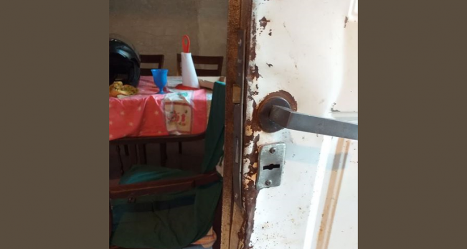 Hermano Indio: salió a hacer un mandado, le barretaron la puerta y le robaron todo