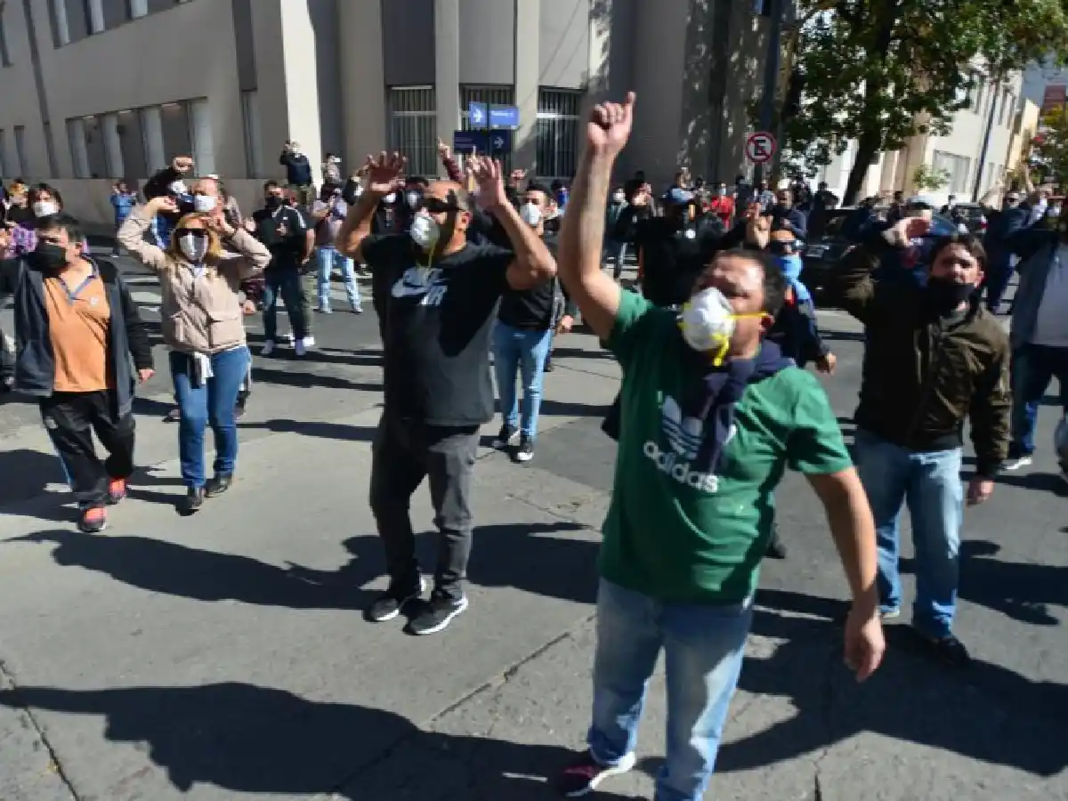 Imputan a otros 24 dirigentes del Suoem por violar la cuarentena