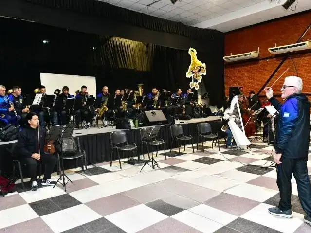 Formosa revive su trayectoria con una gran retreta musical por la Provincialización