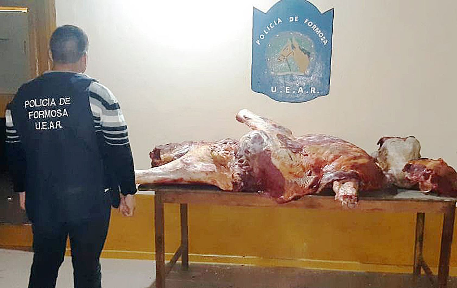 Cuatro hombres fueron detenidos con varios
kilos de carne vacuna de dudosa procedencia