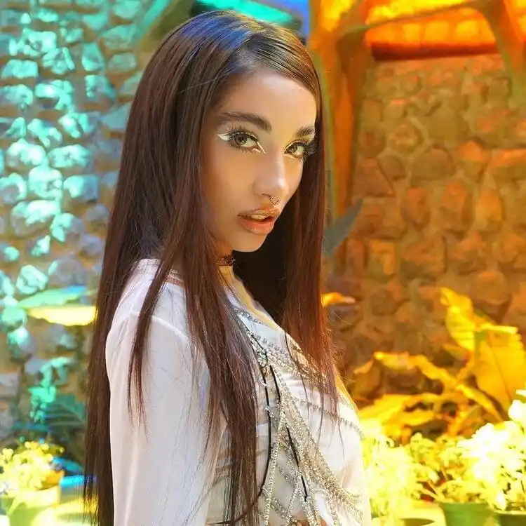 María Becerra presentó “Mi debilidad”, su nuevo tema