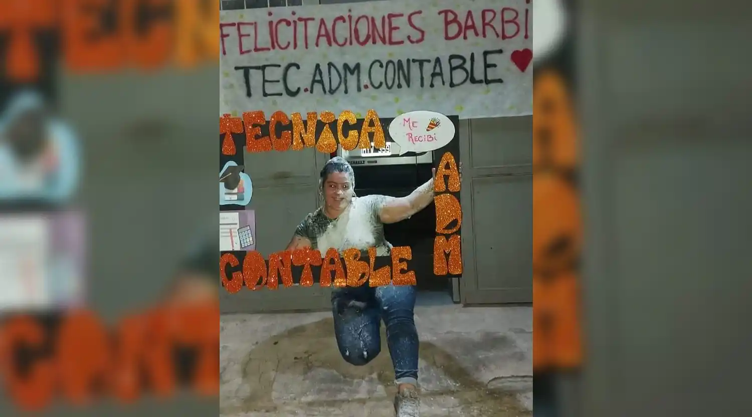 ¡Barby Curten es Técnica en Administración Contable!