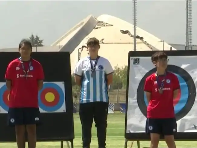Carlos Della Penna fue medalla de oro en un torneo de arquería en Chile