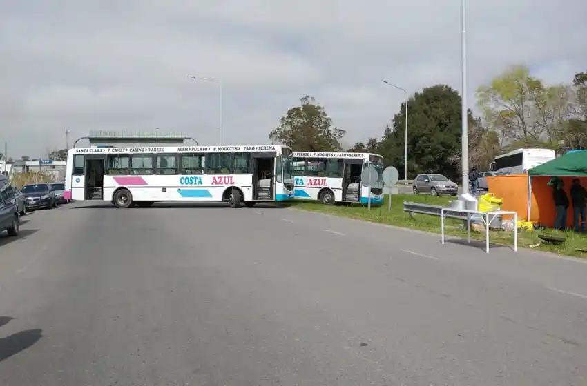"El costo del boleto interurbano de Costa Azul es muy alto para las familias"