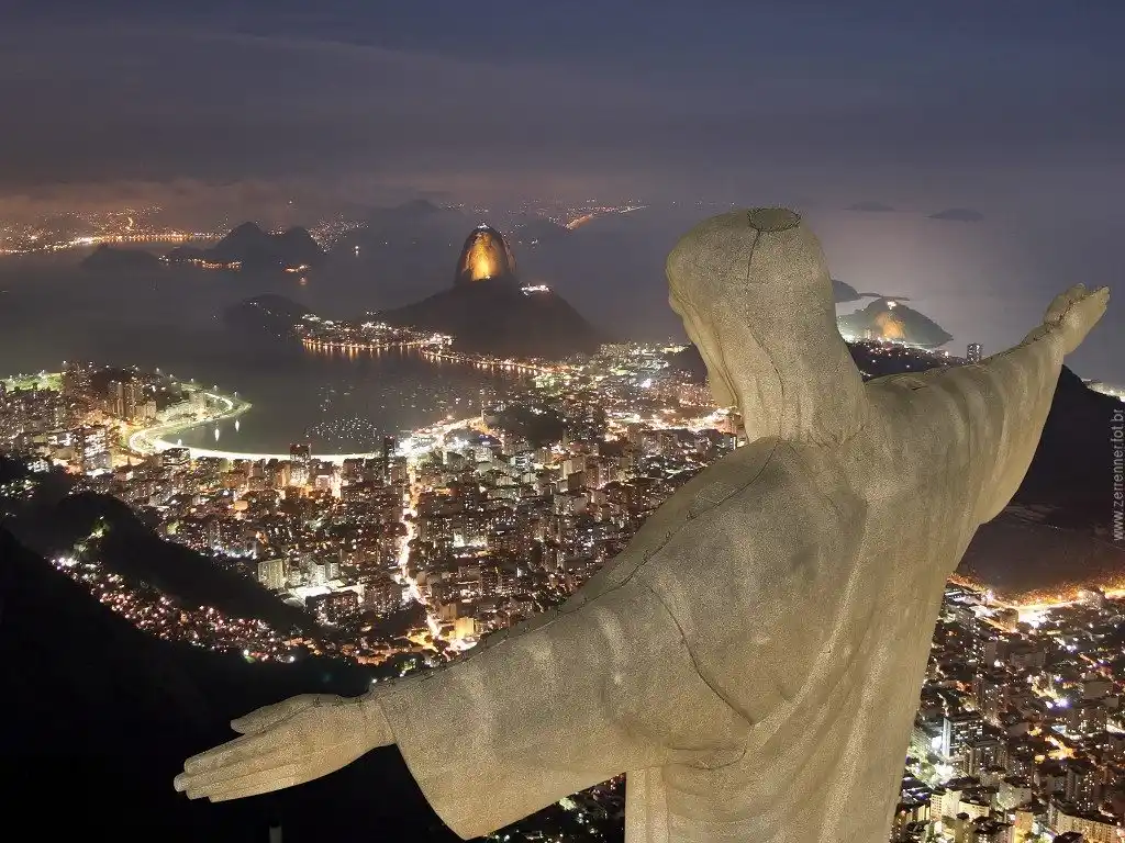 La curiosa historia del argentino que vive dentro del Cristo Redentor en Río de Janeiro