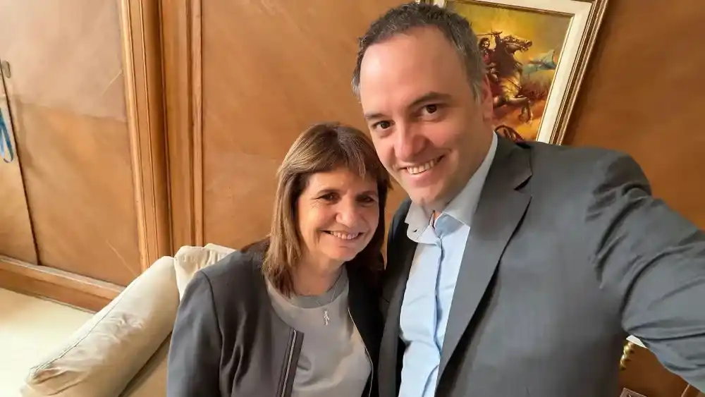 Patricia Bullrich y Manuel Adorni. 

Archivo DIB.