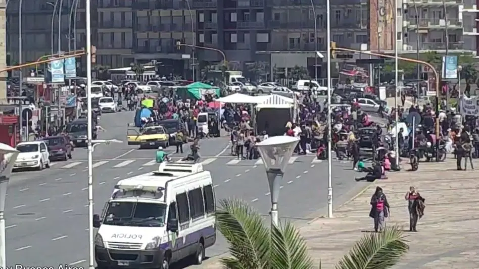 El municipio denunció a las organizaciones que acampan en la costa