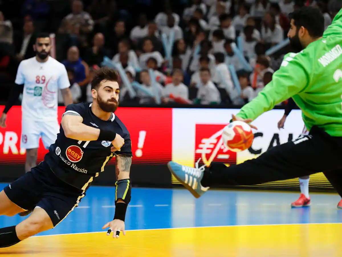 Primer triunfo de Los Gladiadores en el Mundial 