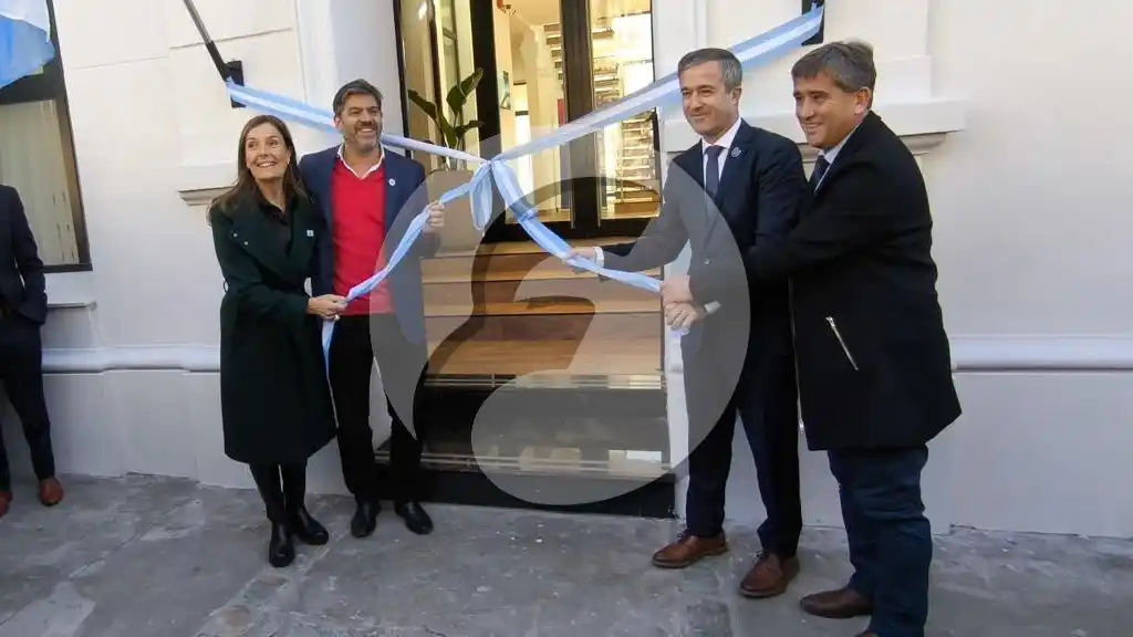 Se inauguró la universidad de Lobería