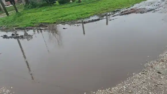 Vecinos de Villa del Parque denuncian abandono: “Pagamos impuestos pero no tenemos agua, gas ni transporte”