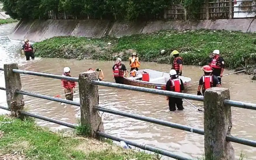 Sumaron drones y helicópteros: Continúa la búsqueda del remisero que cayó al agua en Tigre