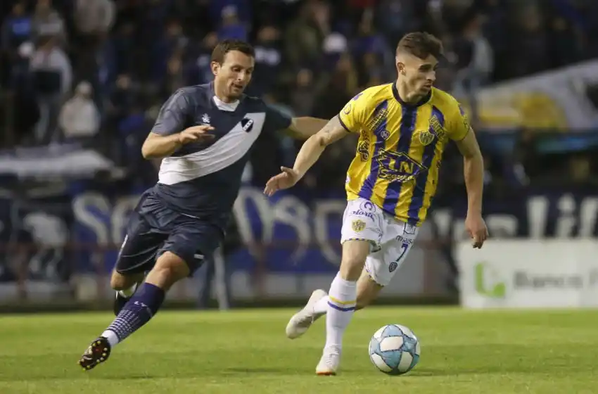 Alvarado volvió a perder como local