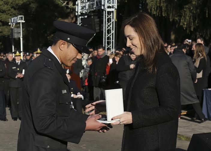 Berazategui: Vidal condecoró a efectivos de la bonaerense 