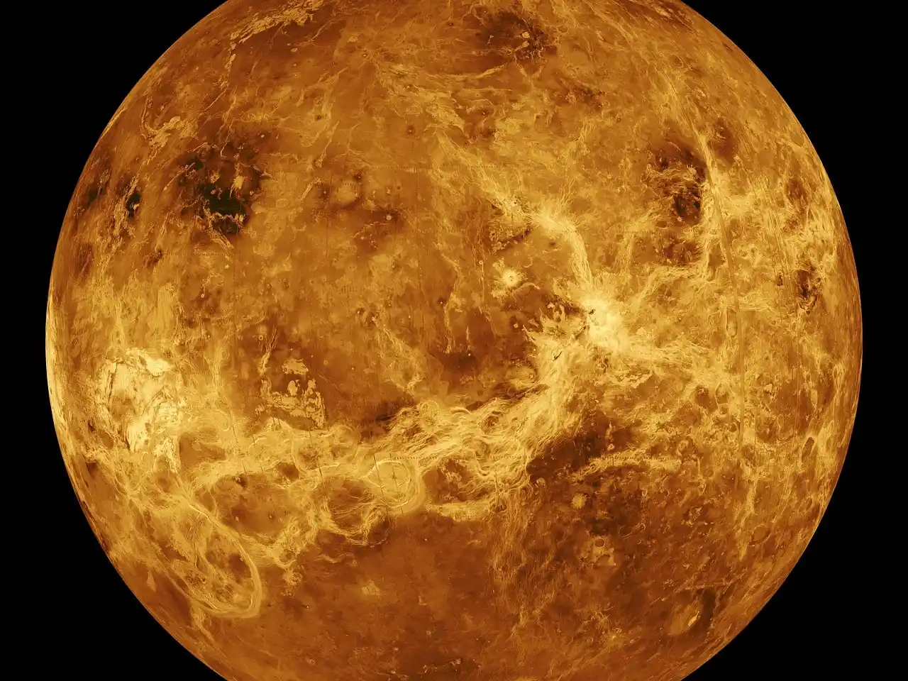 Científicos confirman la primera evidencia de tubos de lava en Venus