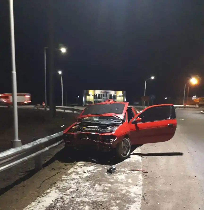 Despistó y chocó contra el guardarraíl en el acceso norte a Urdinarrain