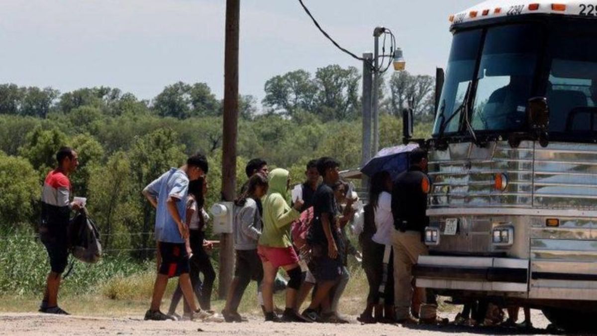 En un autobús de migrantes: muere niña venezolana de 3 años de edad cuando se trasladaba a Chicago