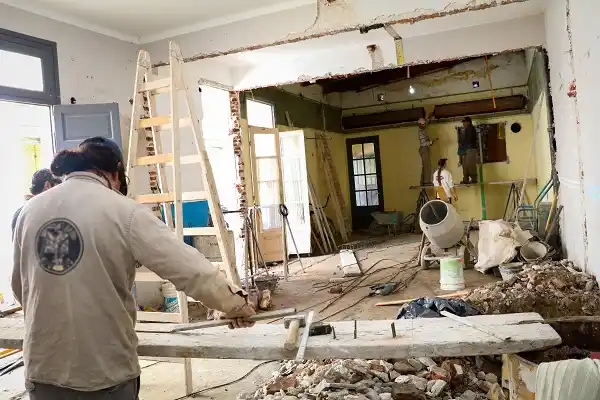 Avanzan los trabajos de revalorización en las oficinas de Tránsito 