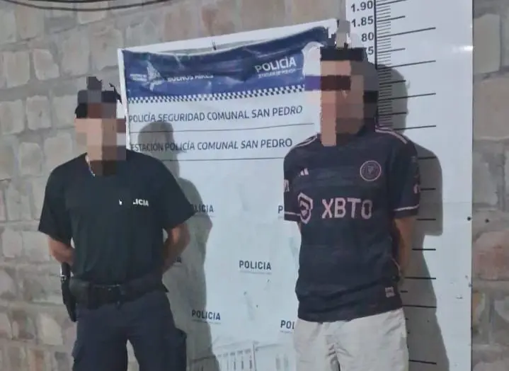 El delincuente tiene antecedentes y fue arrestado por la policía cuando huía del lugar donde intentó perpetrar el robo e hirió a uno de los dueños. Foto: prensa Policía.
