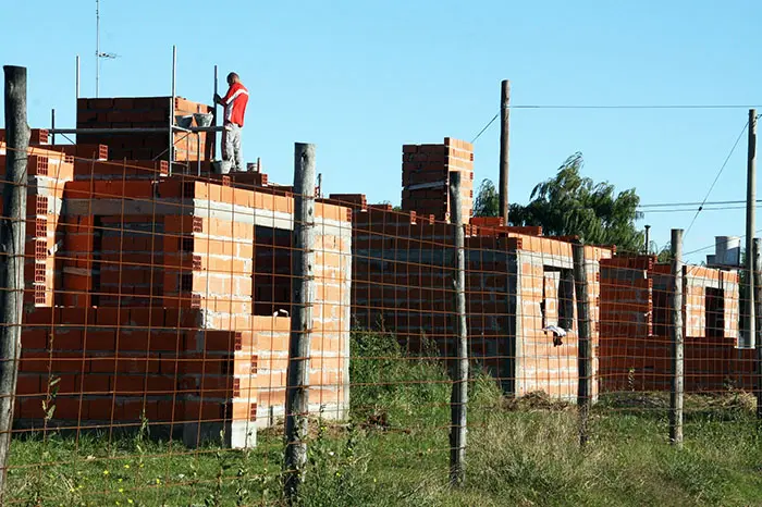 Faltan más de 4.000 viviendas en el distrito
