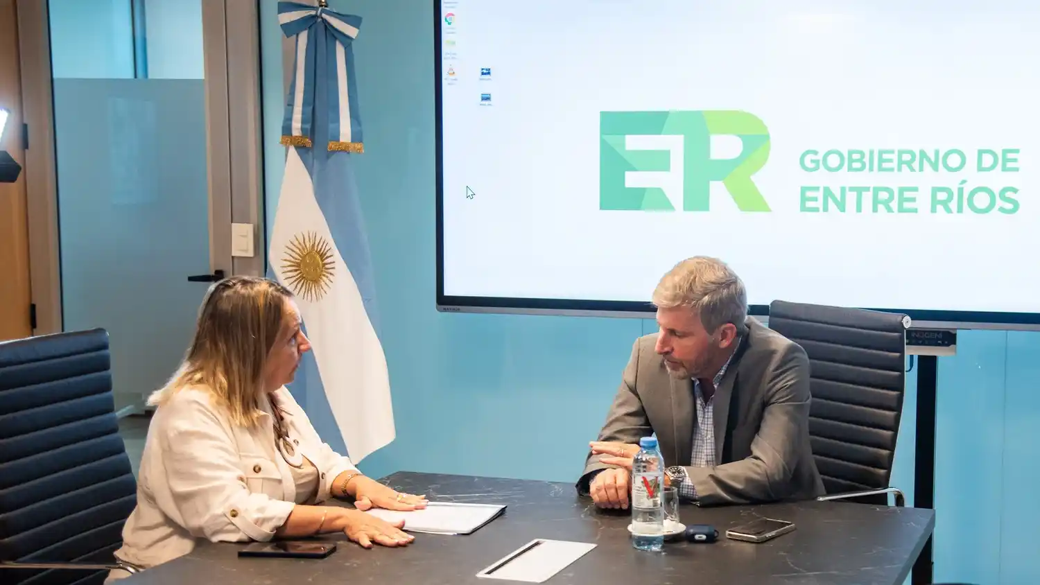 El gobernador Frigerio y Dora Bogdan