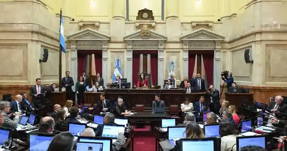 Dura derrota de Milei en el Senado: son ley el paquete previsional completo y la emergencia en discapacidad