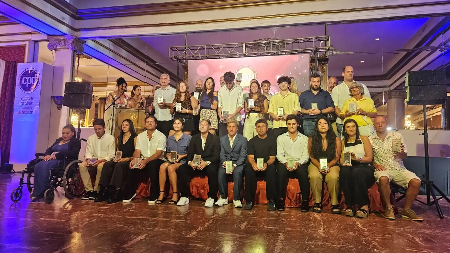 Todos los atletas reconocidos en la noche del deporte de Mar del Plata.
