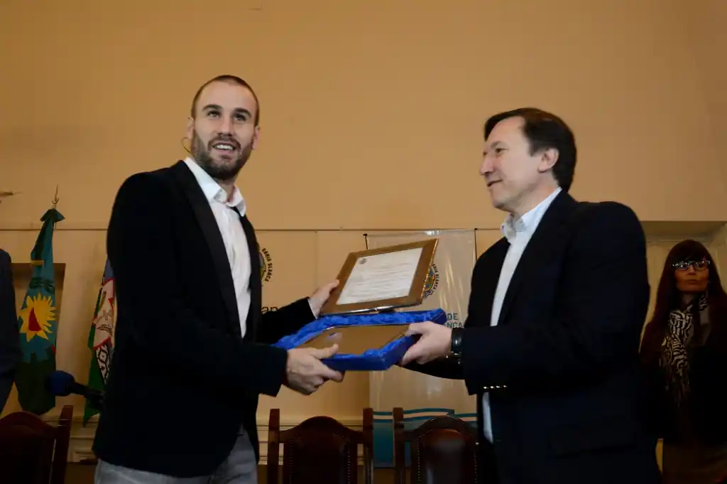 Rodrigo Palacio fue distinguido por la Municipalidad de Bahía Blanca