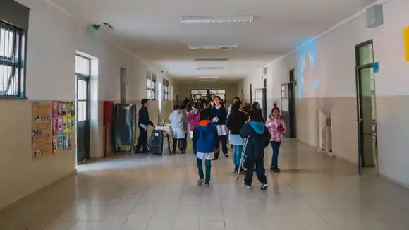 Una hora más de clase en las escuelas bonaerenses: Los estudiantes tendrán 38 días más por año