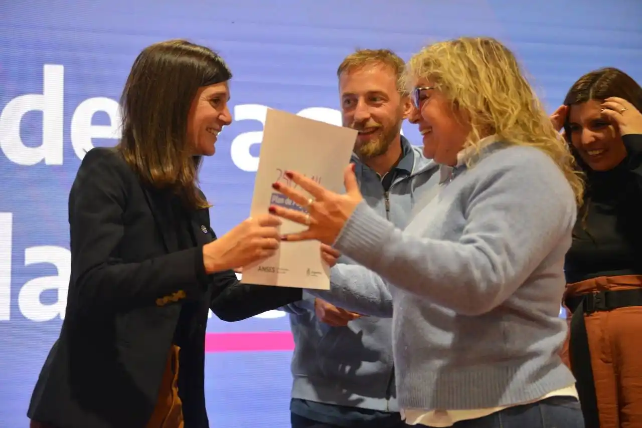 Raverta en Lomas de Zamora: entregó la jubilación número 250 mil