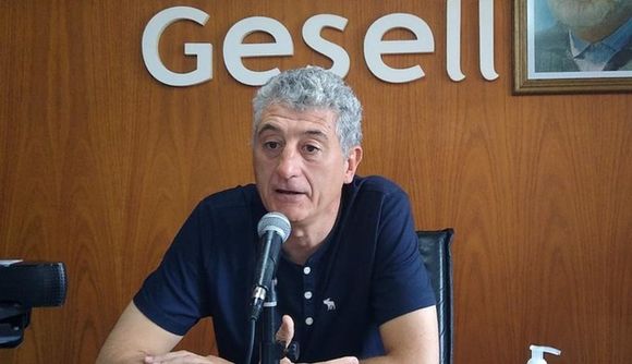 El intendente de Gesell negó que su comuna tenga precios elevados para recibir al turista: “Hay hoteles por $20 mil”