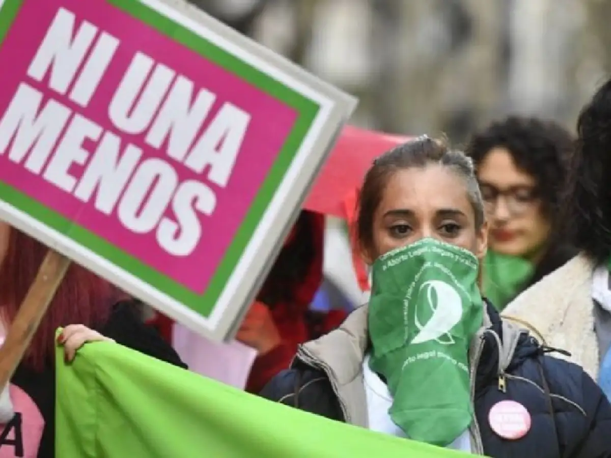 Murió una mujer de 28 años por un aborto clandestino con perejil en Moreno