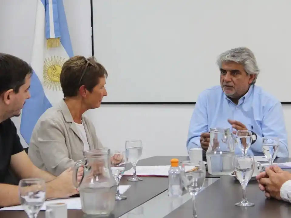 El ministro Correa y Mónica Pissarro