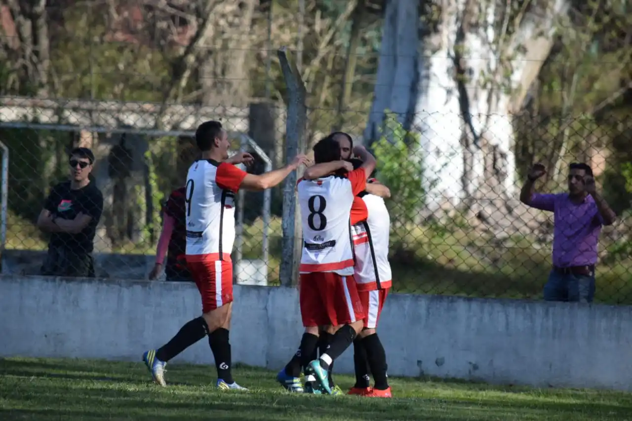 Central derrotó a Larroque y condenó al descenso a Juvenil del Norte