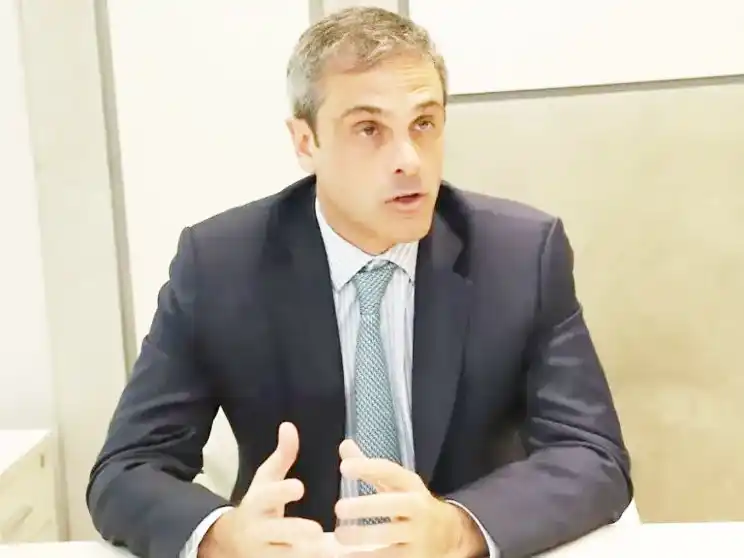 Michel y “Kelly” Olmos impulsan una ley para proteger la industria y el empleo local en las plataformas de comercio